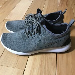 Nike Juvenate Fleece Trainer in Grey